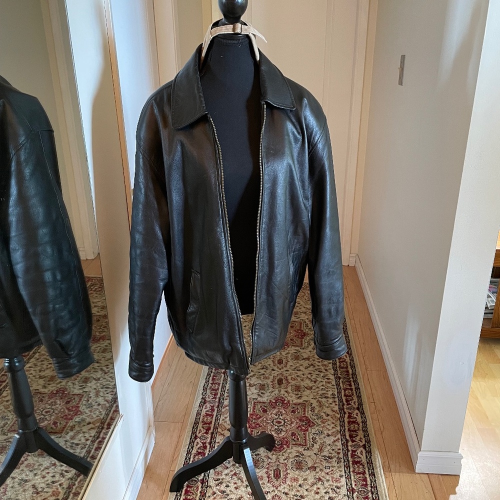 Men's Black Leather Bomber Jacket - Classic Zip Front
